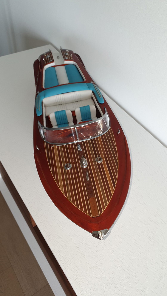 Image 1 of Riva Aquarama model boat 68 cm