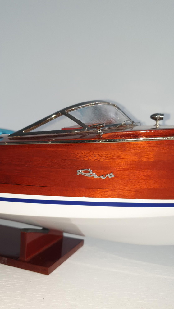 Image 1 of Riva Aquarama model boat 68 cm