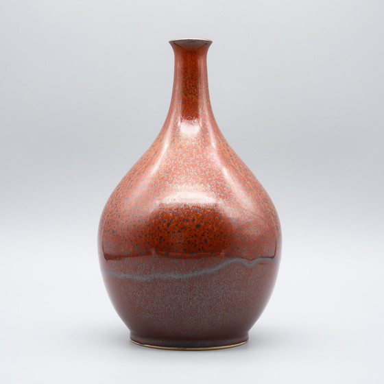 Image 1 of Vase bouteille en céramique rouge de studio Mid Century Modern signé H 24 cm WGP