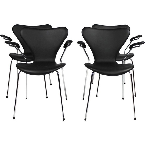 Image 1 of Set of 4 vintage chairs model 3207 by Arne Jacobsen and Fritz Hansen, 2016