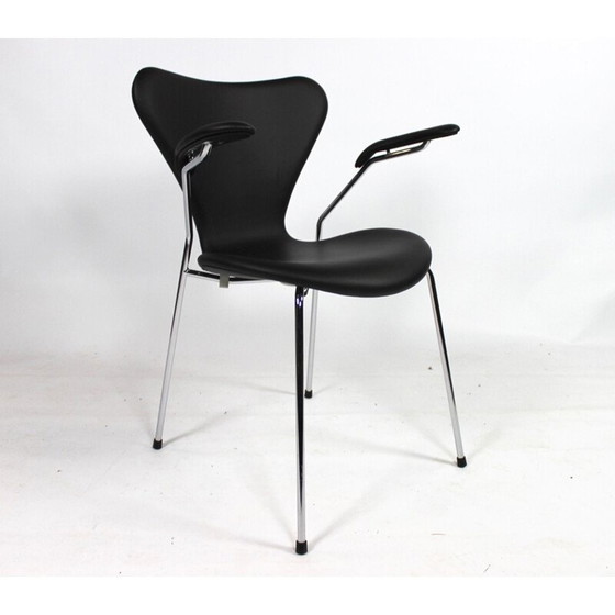 Image 1 of Set of 4 vintage chairs model 3207 by Arne Jacobsen and Fritz Hansen, 2016