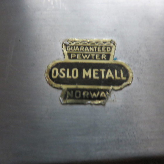 Image 1 of Scatola di latta bianca con bassorilievo "Perletinn". Norvegia 1960