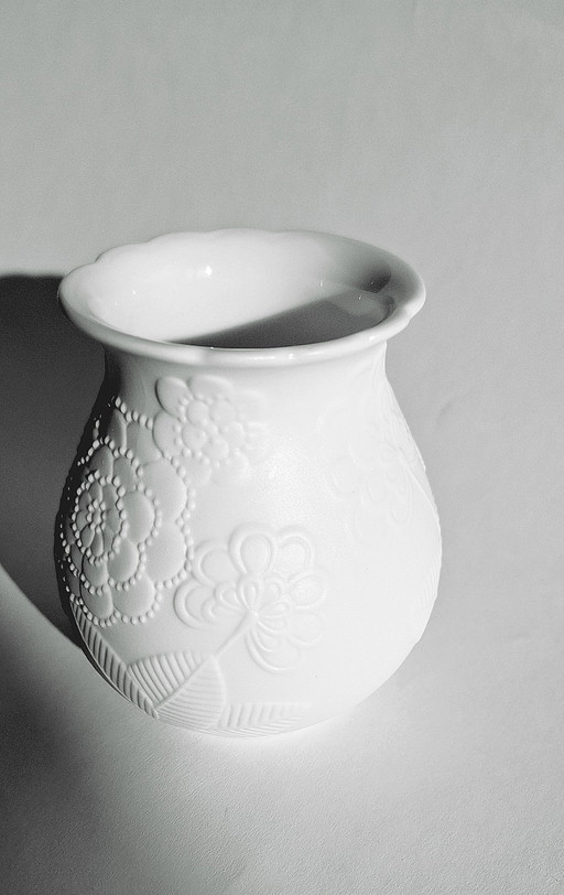 Vintage Ak Kaiser Vase In Bisquit Porcelain With Flower Relief