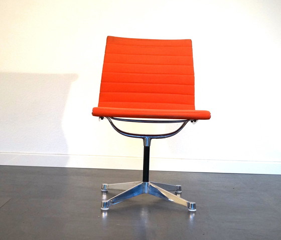 Image 1 of Vintage Ea106 Aluminum Chair By Ray & Charles Eames For Herman Miller