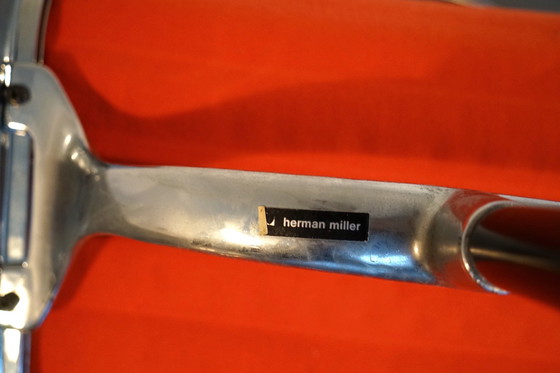 Image 1 of Vintage Ea106 Aluminum Chair By Ray & Charles Eames For Herman Miller