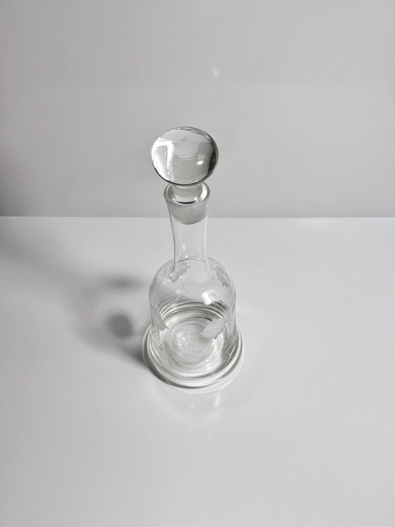 Image 1 of Caraffa decanter Art Déco vintage con fiori di mughetto, 1930, anni '20, '30, in vetro tagliato