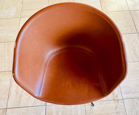 Image 1 of Silla Hay About A Chair Aac21, color coñac, base negra