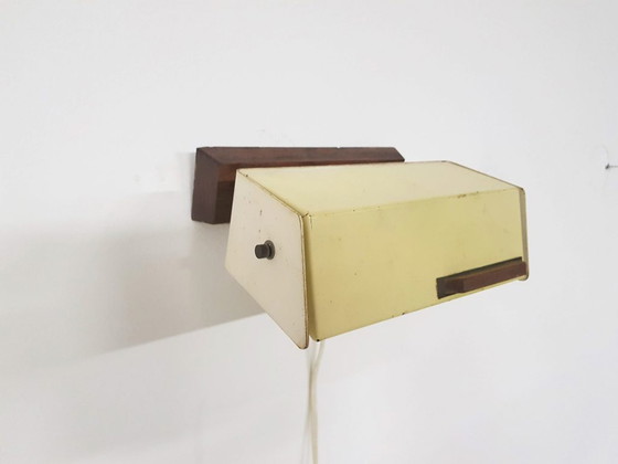 Image 1 of Niek Hiemstra voor evolux yellow metal and wood wall light