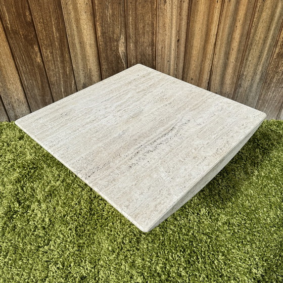 Image 1 of Table basse en travertin