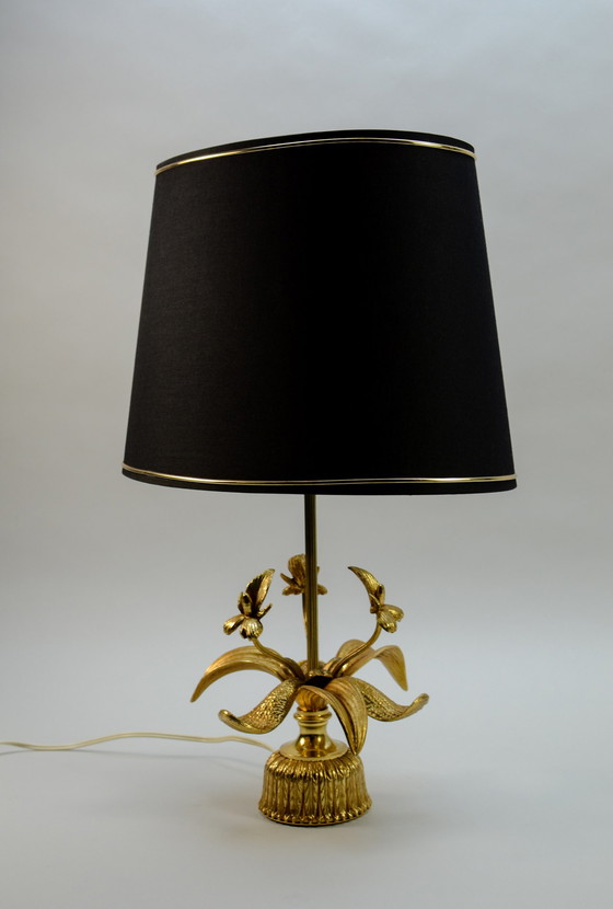 Image 1 of Exclusive Mid - Century Design brass 'Fleur de Lis' table lamp, 1960s.