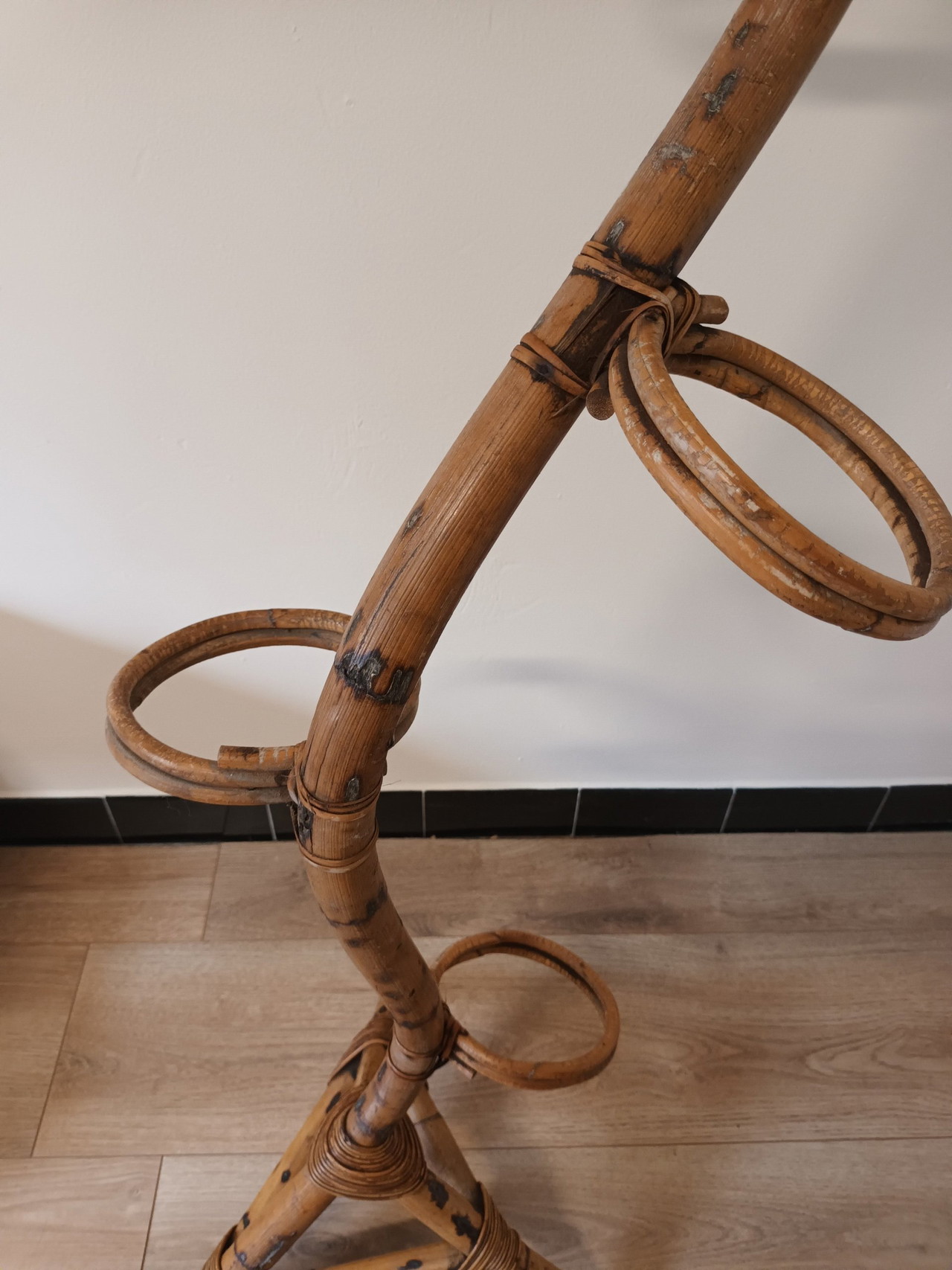 Rattan Plant Stand Snake