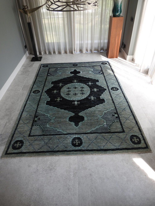 Hand-knotted oriental carpet