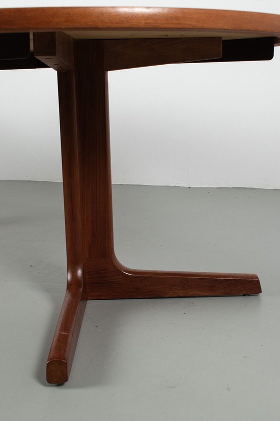 Image 1 of Round/oval teak pull-out table