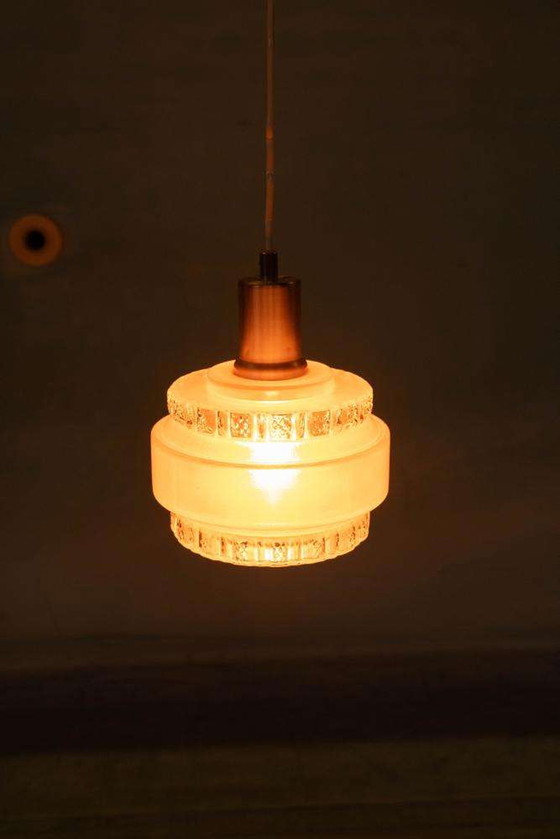 Image 1 of Lampe pendante vintage en verre 60s, lampe pendante scandinave en verre