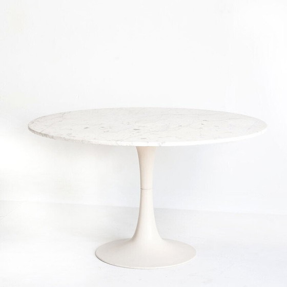 Image 1 of Vintage white marble table with tulip base, France 1960
