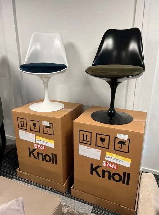 Original Knoll Tulip dining chair white or Black rilsan + velvet cushion