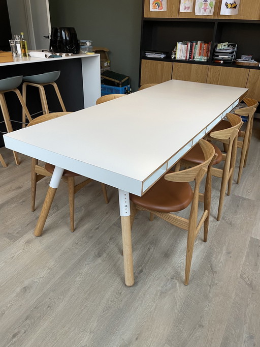 Phill Table 240X90