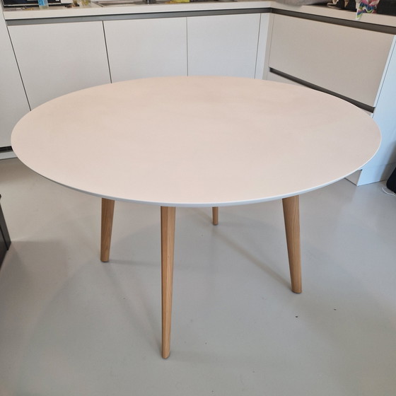 Image 1 of Arper Gher ronde design tafel