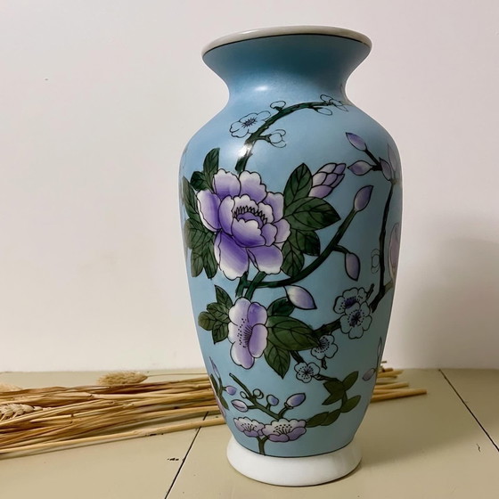 Image 1 of Asian vase