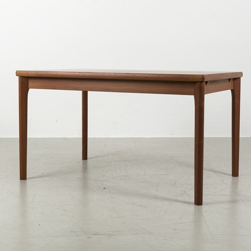 Danish pull-out table