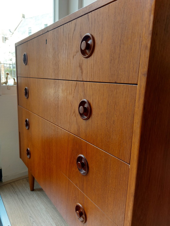 Image 1 of Vintage chest of drawers/dresser