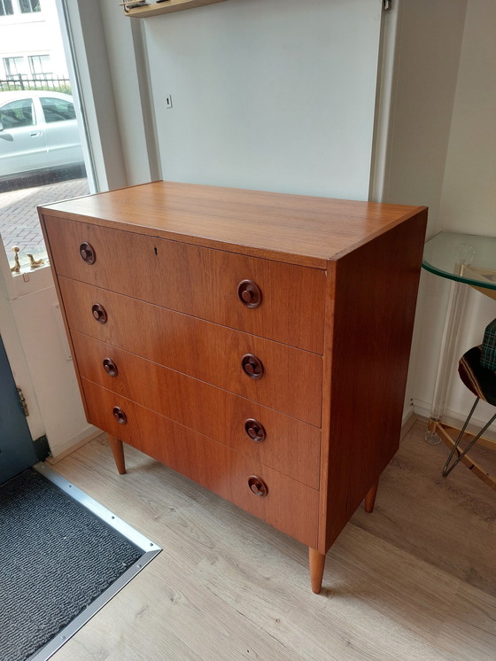 Image 1 of Vintage chest of drawers/dresser