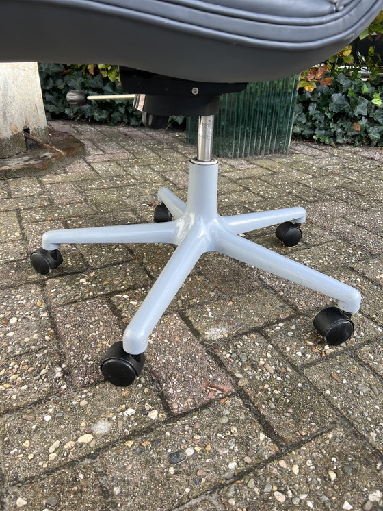 Image 1 of Vintage Artifort office chair 