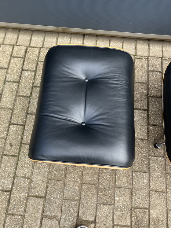 Image 1 of Vitra Eames Lounge chair + Ottoman from 2007, Walnut veneer