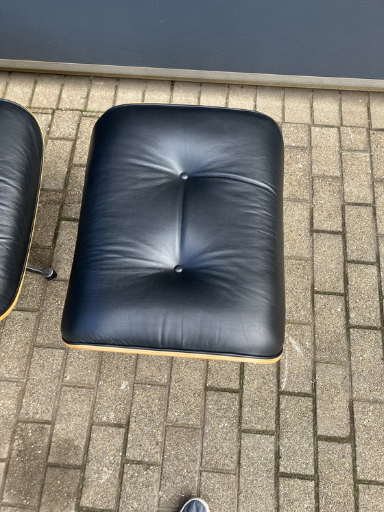 Image 1 of Vitra Eames Lounge chair + Ottoman from 2007, Walnut veneer