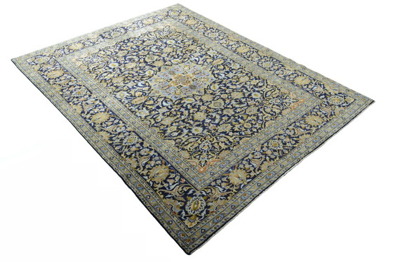 Image 1 of Hand-knotted Keshan oriental rug - 272 X 211 Cm