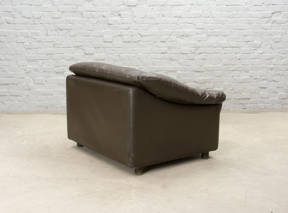 Image 1 of Confortables fauteuils de salon en cuir brun Leolux Seal, ensemble de deux. Pays-Bas, 1970.