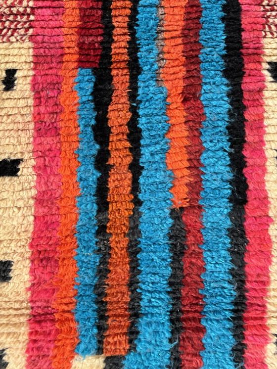 Image 1 of Tapis moderne abstrait berbère marocain