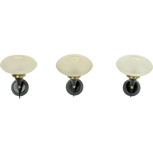 Set of 3 Italian mid-century Stilnovo wall lamps in brass and etched glass