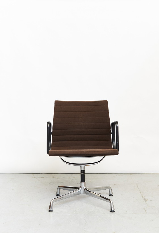 Image 1 of Charles & Ray Eames Chair EA 108 Chair pour Vitra