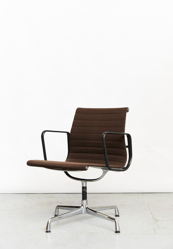 Image 1 of Charles & Ray Eames Chair EA 108 Chair pour Vitra