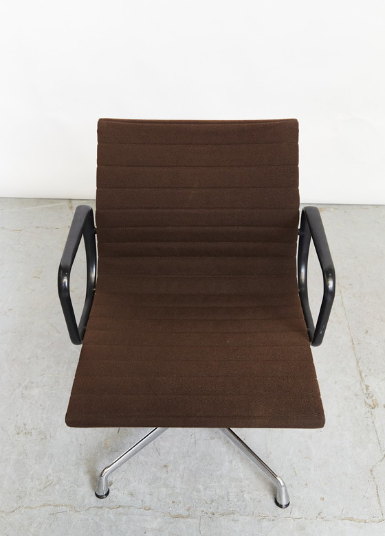 Image 1 of Charles & Ray Eames Chair EA 108 Chair pour Vitra