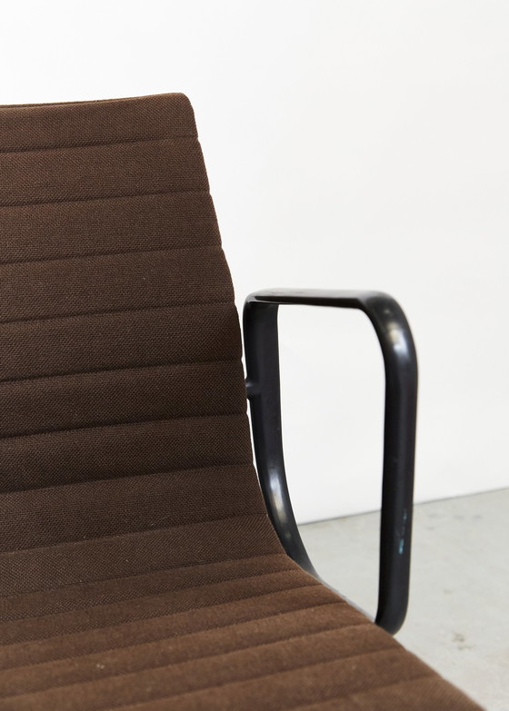 Image 1 of Charles & Ray Eames Chair EA 108 Chair pour Vitra