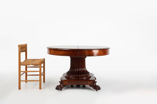 Extendable Antique English Dining Table in Victorian style, ca. 1830