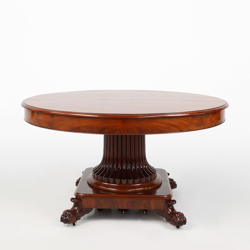 Extendable Antique English Dining Table in Victorian style, ca. 1830