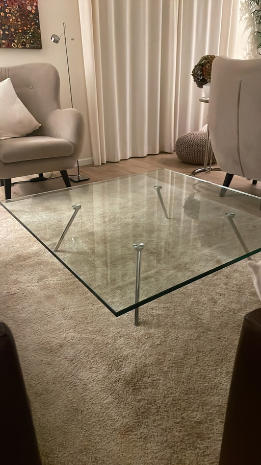 Maupertuus glass coffee table