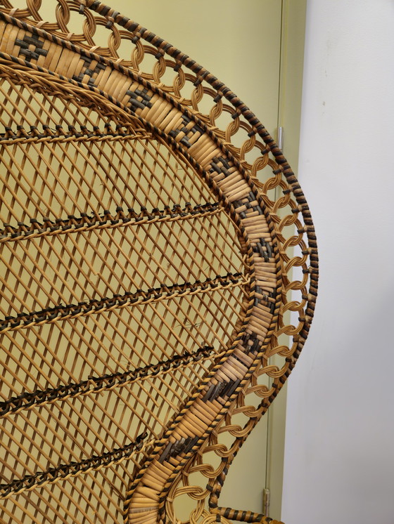 Image 1 of Chaise Vintage Peacock Emmanuelle Chaise Peacock Chaise en rotin