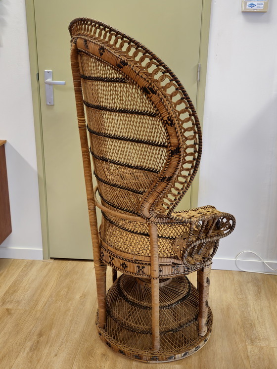 Image 1 of Chaise Vintage Peacock Emmanuelle Chaise Peacock Chaise en rotin