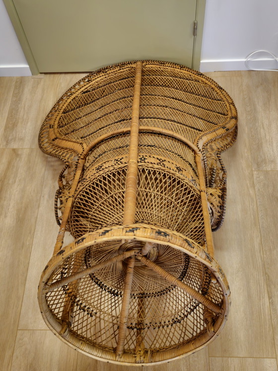 Image 1 of Chaise Vintage Peacock Emmanuelle Chaise Peacock Chaise en rotin