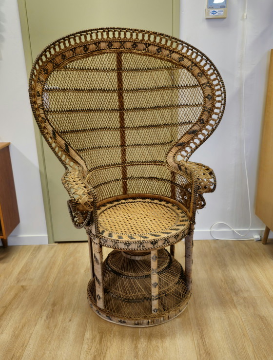 Image 1 of Chaise Vintage Peacock Emmanuelle Chaise Peacock Chaise en rotin