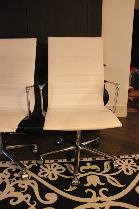 Image 1 of 2X Una Office Chairs