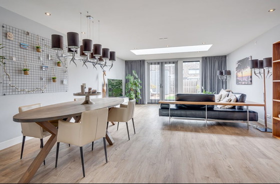 Image 1 of DDfor Dining Table Oval With Label Dining Chairs (8X) Offwhite Leather On Wenge Oak Legs