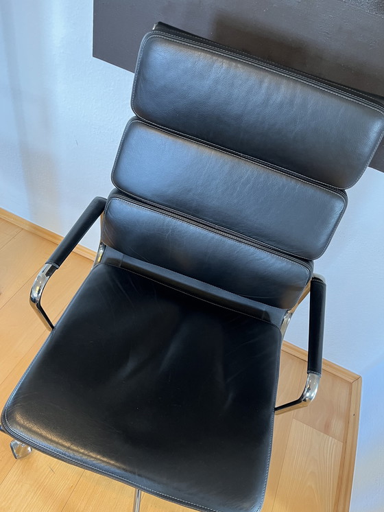 Image 1 of Vitra Eames soft Pad office chair