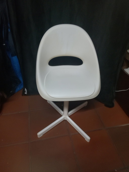 1× Ikea chair