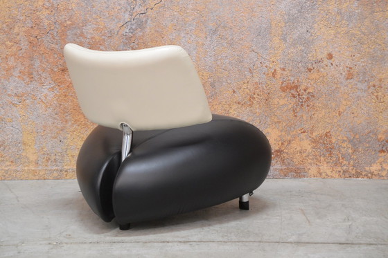 Image 1 of Fauteuil Leolux Pallone en cuir noir et blanc