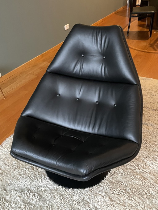 Artifort Swivel Armchair Black Leather